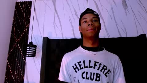 Snapshot of santiago_ortiz chatting on February 27, 3:12 pm Santiiiiii online show from February 27, 3:12 pm