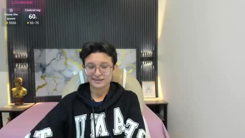 santiago_russo18 online show from November 9, 12:36 pm