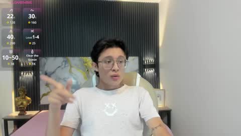 santiago_russo18 online show from November 17, 1:33 am