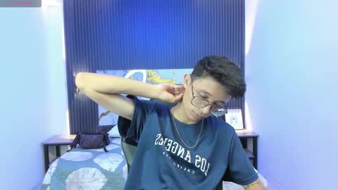 santiago_russo18 online show from February 17, 7:42 pm