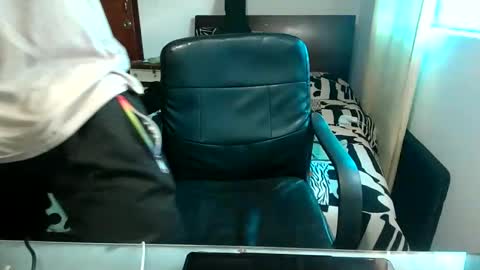 santiagolover1324 online show from January 18, 1:37 pm