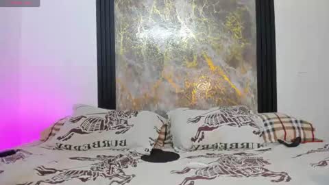 santy_of1 online show from June 21, 1:52 am