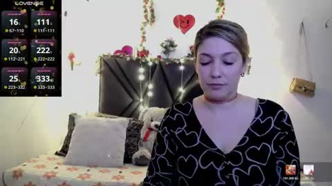 sanyaseraphine0 online show from July 22, 7:38 pm