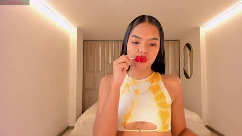 Snapshot of saphirajames chatting on May 23, 2:28 am Saphira James online show from May 23, 2:28 am