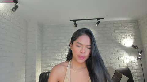Snapshot of saphirajames chatting on May 24, 10:48 pm Saphira James online show from May 24, 10:48 pm