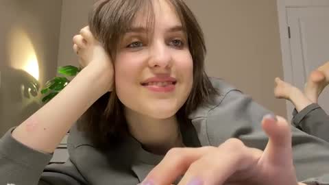 Anny online show from April 20, 11:50 pm