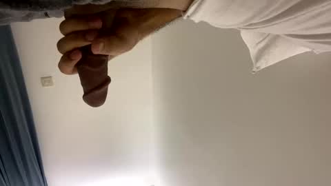 Snapshot of saqib332243 chatting on March 31, 12:01 am saqib332243 online show from March 31, 12:01 am