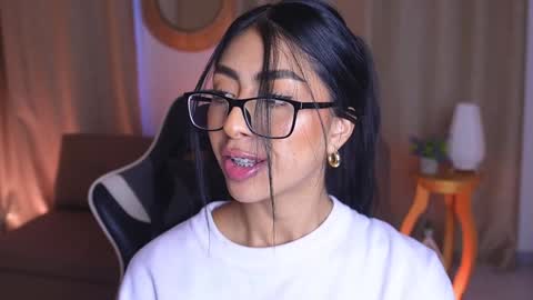 Sara  online show from January 21, 3:21 pm