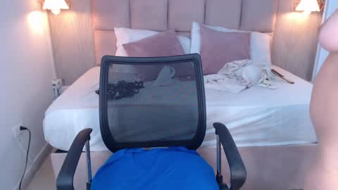 Sara... online show from April 7, 11:04 pm