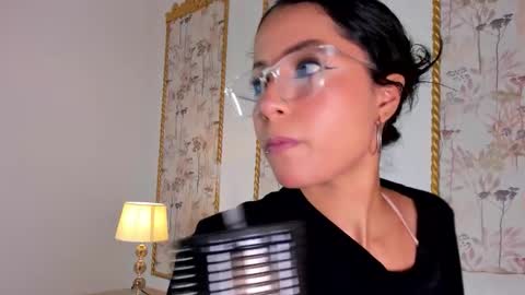 Sara online show from November 3, 2:40 pm