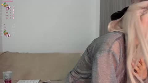 Sara  new account  give me thomb up  Follow me   help me reach 15k followers again   online show from January 25, 10:50 pm