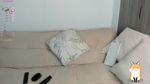 Sara  new account  give me thomb up  Follow me   help me reach 15k followers again   online show from February 4, 1:34 am