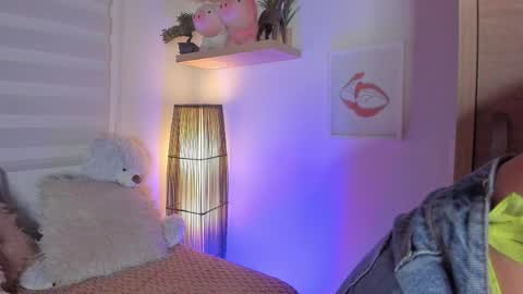   online show from May 26, 12:23 pm