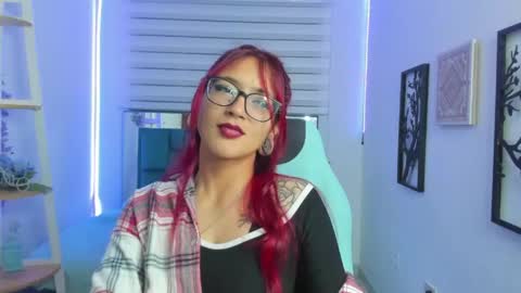 sara_red_x online show from June 8, 3:18 am