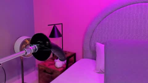 Sara  online show from March 1, 7:38 pm