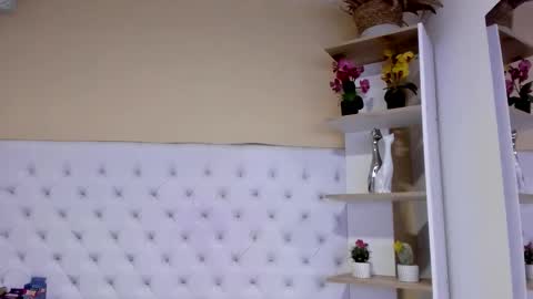 sara_salgado online show from September 12, 11:10 am