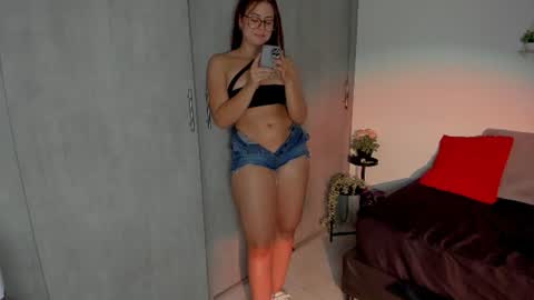 sara_sweett9 online show from July 28, 3:21 pm