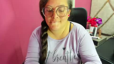 sara_thonson_ online show from March 21, 4:39 am