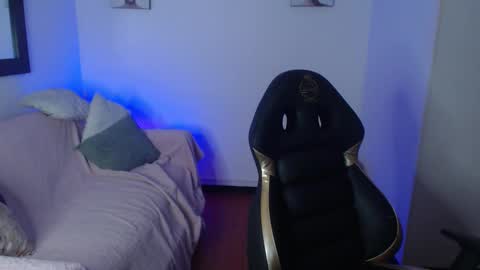 sara_valderrama_ online show from January 17, 12:32 pm