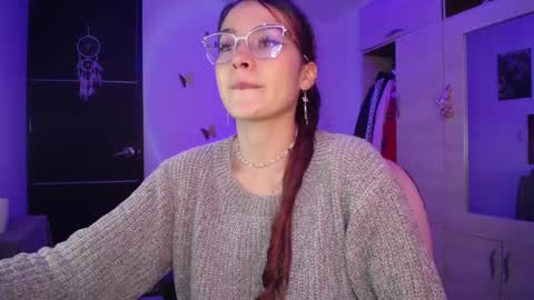 Snapshot of sara_wish_ chatting on December 5, 2:44 pm Bri online show from December 5, 2:44 pm