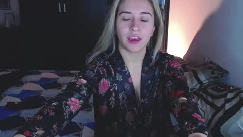 saradiazxxx online show from February 24, 8:34 am