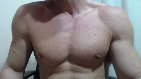 saradorj92 online show from February 25, 5:39 am