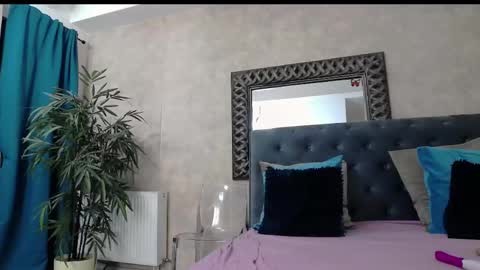 saraelise online show from May 6, 5:29 pm