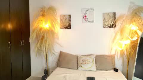 sarah  cinnamon online show from July 21, 2:19 pm