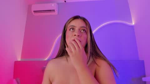 Sarah Bonneth online show from May 24, 2:49 am