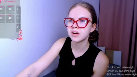 Sarah online show from May 30, 4:26 pm