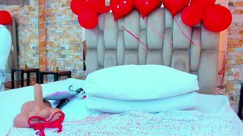 sarah online show from February 17, 2:37 pm