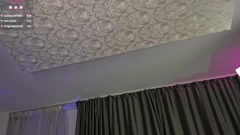 Sarahjadore online show from March 10, 1:45 am