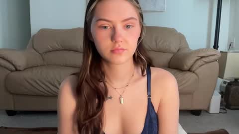 SarahxOliver online show from February 24, 4:05 pm