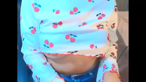 Snapshot of saramantha09 chatting on January 11, 4:39 am saramantha09 online show from January 11, 4:39 am