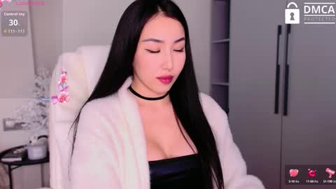 Mia online show from October 2, 8:10 am