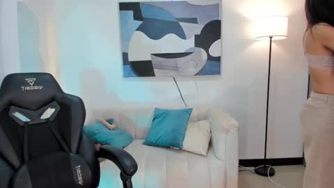 I am Sara  online show from January 31, 11:25 pm