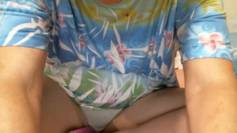 Snapshot of sarasexx33 chatting on June 25, 7:51 pm sarasexx33 online show from June 25, 7:51 pm