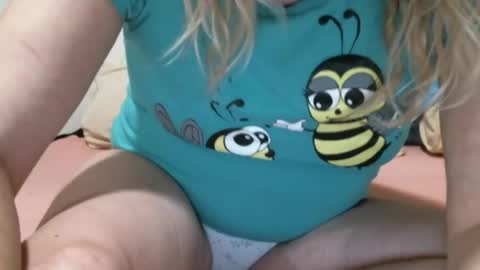 Snapshot of sarasexx33 chatting on June 30, 11:39 pm sarasexx33 online show from June 30, 11:39 pm