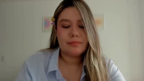 Sara  sarasmithfun by instagram online show from May 25, 4:46 pm