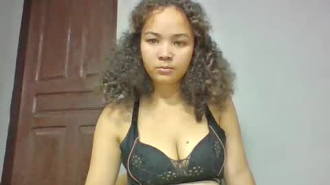 sarhon917962 online show from May 13, 5:43 pm