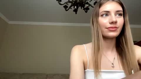 Snapshot of sarigerla chatting on July 15, 3:39 pm sarigerla online show from July 15, 3:39 pm