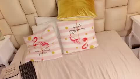 Snapshot of sarit_ chatting on June 11, 12:32 am sarit_ online show from June 11, 12:32 am