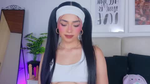 Sara online show from June 4, 9:32 pm