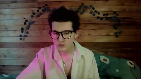 Snapshot of sasha_bb21 chatting on February 4, 10:10 am sasha_bb21 online show from February 4, 10:10 am