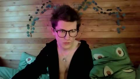 Snapshot of sasha_bb21 chatting on February 5, 10:20 am sasha_bb21 online show from February 5, 10:20 am