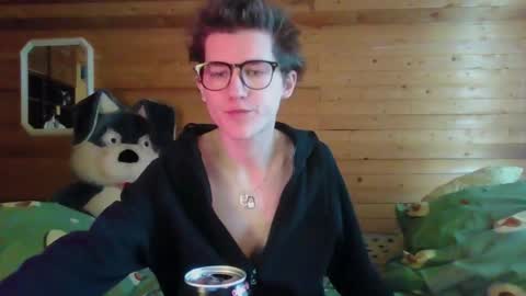 Snapshot of sasha_bb21 chatting on February 19, 8:10 am sasha_bb21 online show from February 19, 8:10 am