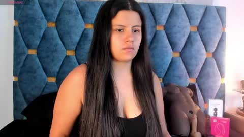 Snapshot of sasha_roldann chatting on June 9, 7:14 pm Sasha online show from June 9, 7:14 pm