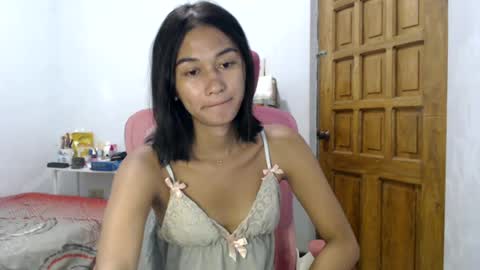 Snapshot of sashafuckss chatting on June 24, 1:21 pm Call Me Sasha online show from June 24, 1:21 pm
