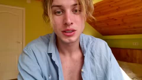 Sasha --  online show from August 3, 1:38 pm