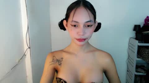 Snapshot of sashifoxdoll_ chatting on June 18, 10:14 pm Sashi online show from June 18, 10:14 pm